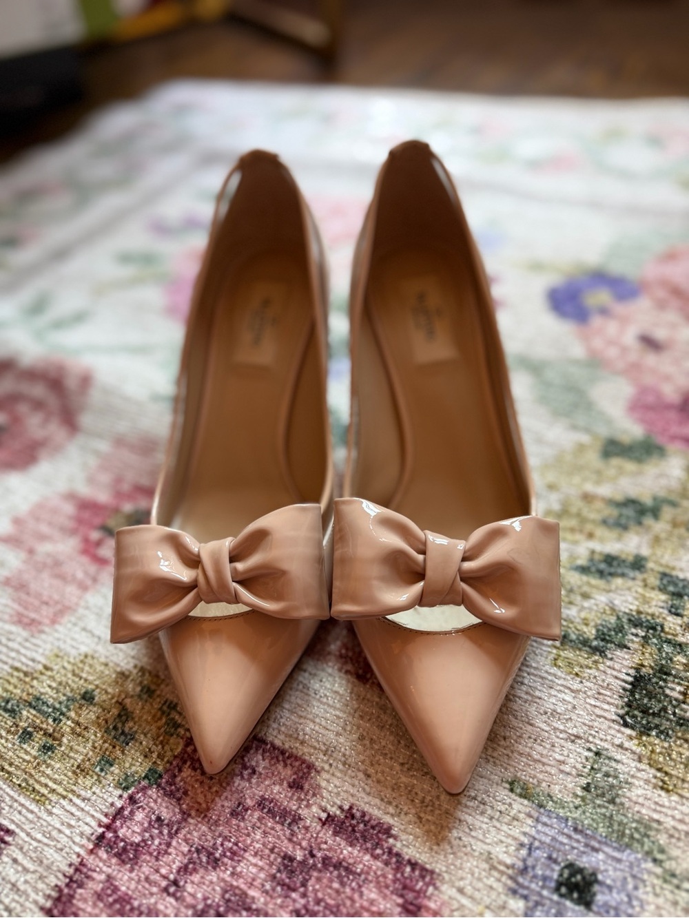 Valentino Garavani Blush Patent Pointed-Toe Bow Pumps 39 1/2
